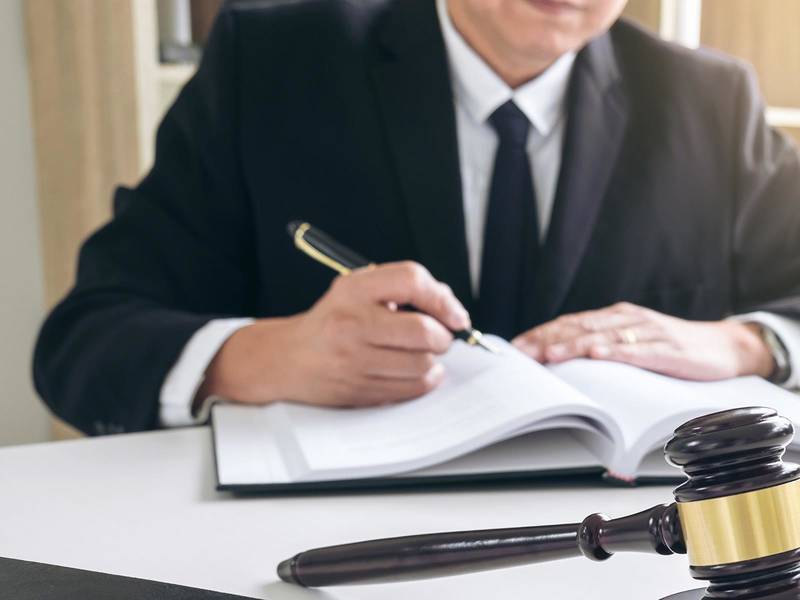 转让合同的基本要素包括哪些内容？——深圳律师的详细解析